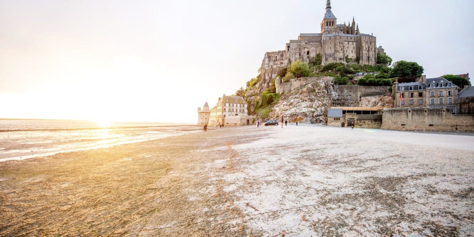 mont saint michel in winter