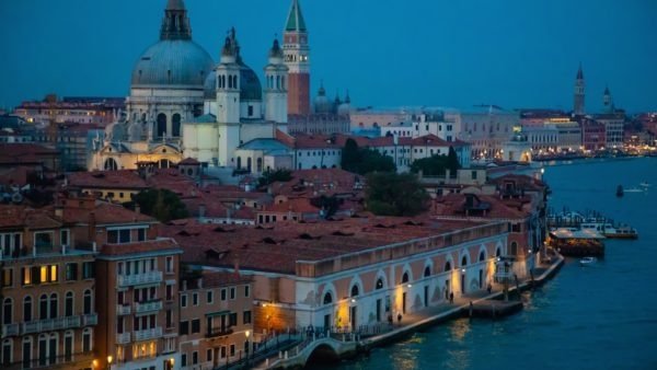 things to do at night in Venice