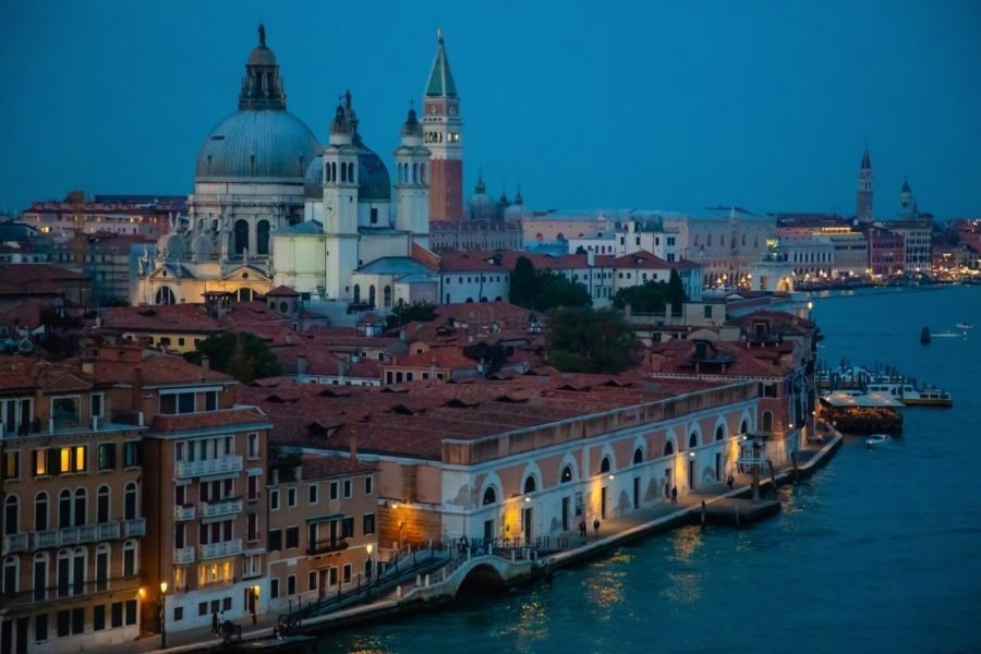things to do at night in Venice