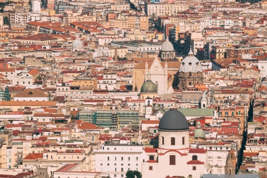 how many days to stay in naples