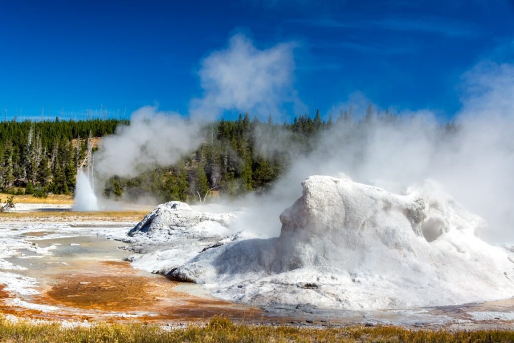 Best National Parks for Kids - Yellowstone National Park
